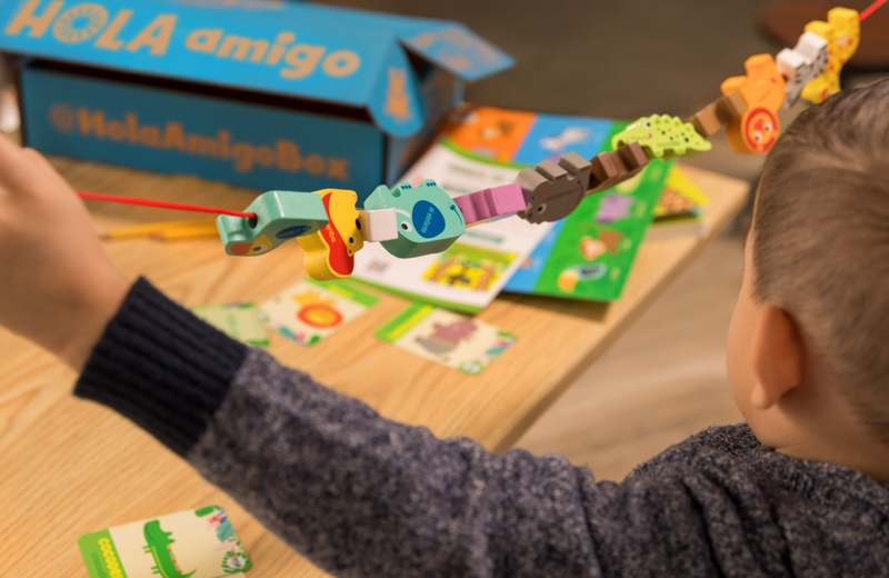 Bilingual Safari Lacing Animals